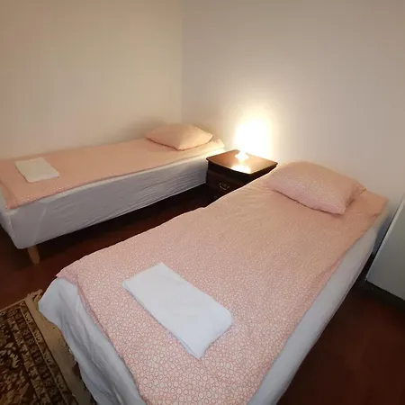 Charming 2-bed With Sauna Facility Lejlighed