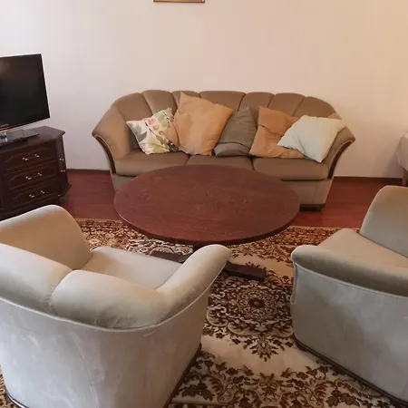 Charming 2-bed With Sauna Facility Apartman *