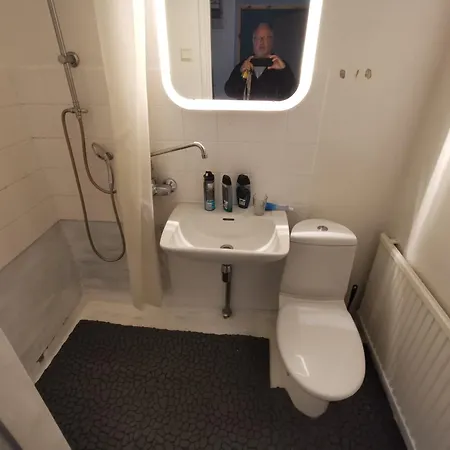 Charming 2-bed With Sauna Facility Lejlighed *