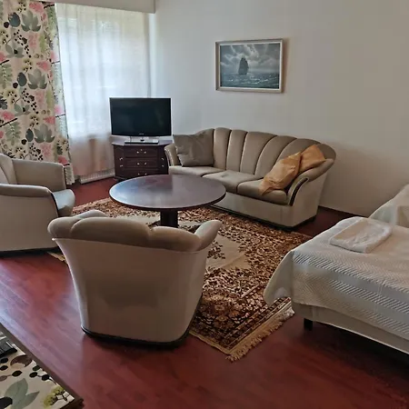 Charming 2-bed With Sauna Facility Apartman *