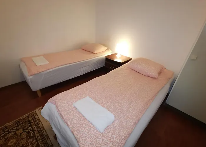 Charming 2-bed With Sauna Facility 아파트