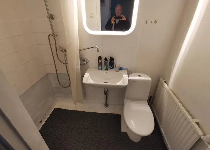 Charming 2-bed With Sauna Facility 아파트 *