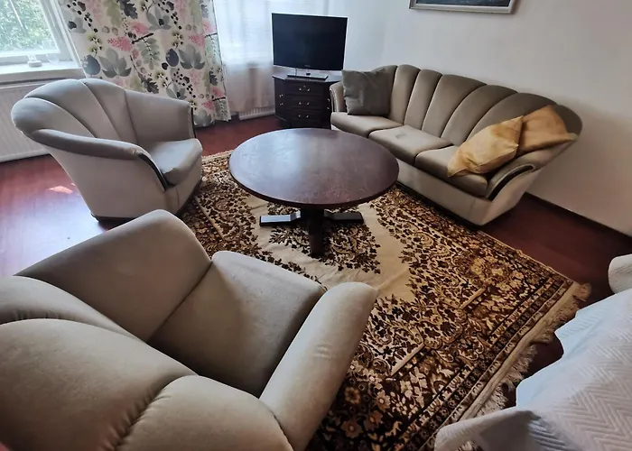 Charming 2-bed With Sauna Facility 아파트 *