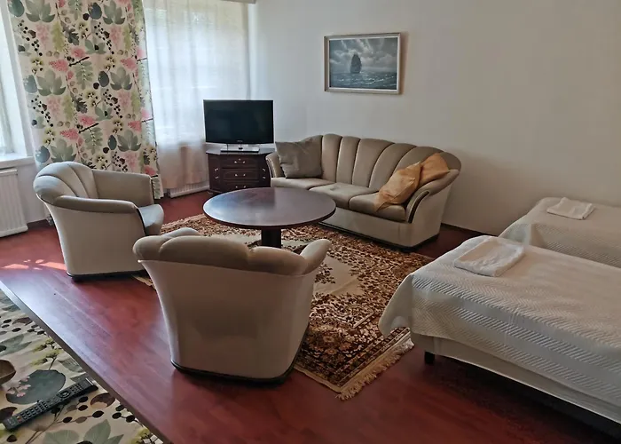 Charming 2-bed With Sauna Facility 아파트 *